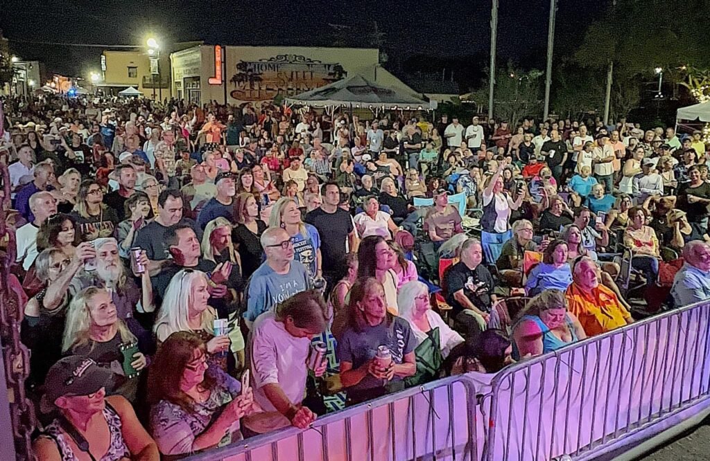 Festival crowd in Downtown Houma